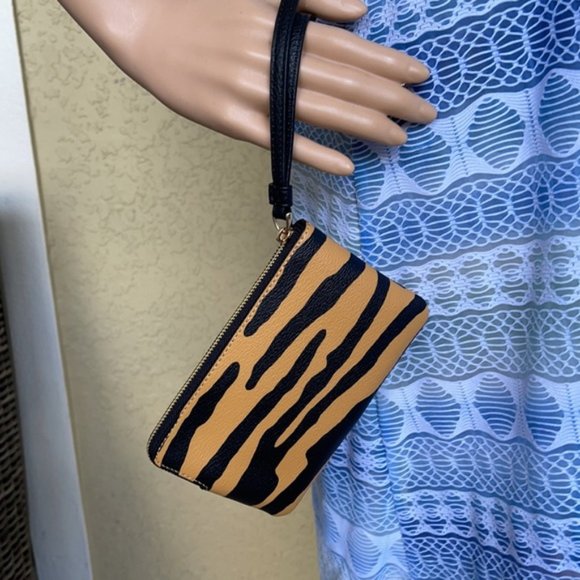 Coach Corner Zip Wristlet With Tiger Print Gold/Honey/Black Multi - Picture 16 of 16